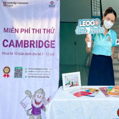 Nhân viên hành chính tuyển sinh