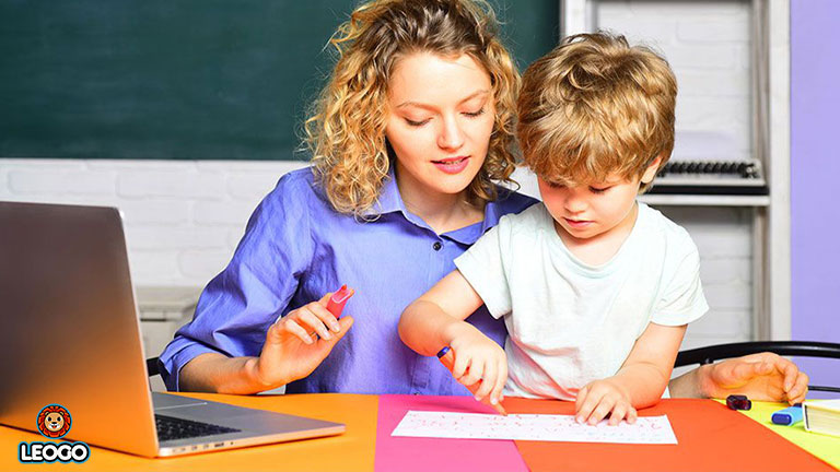 Cần chọn giáo viên phù hợp trước khi quyết định nên cho bé học tiếng Anh tại nhà hay học trung tâm