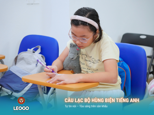 câu lạc bộ hùng biện 